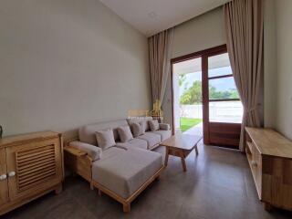 3 Bedrooms Villa / Single House East Pattaya H011092