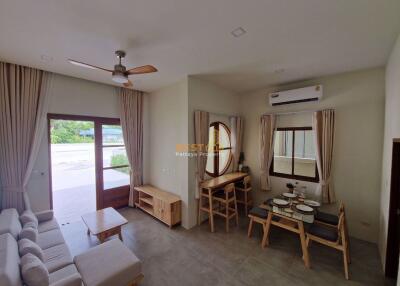 3 Bedrooms Villa / Single House East Pattaya H011092