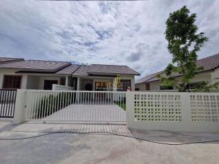 3 Bedrooms Villa / Single House East Pattaya H011092