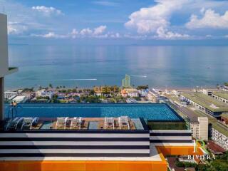 2 Bedrooms Condo in The Riviera Jomtien Jomtien C011093