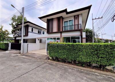 4 Bedrooms Villa / Single House in Pattalet East Pattaya H010464