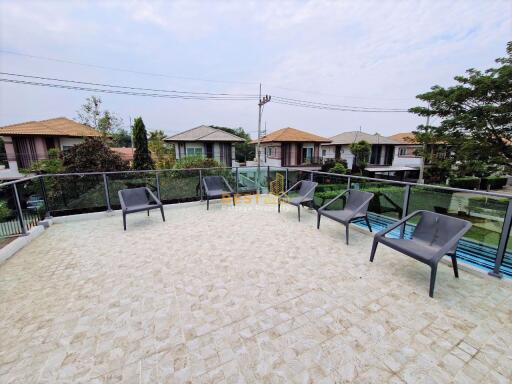 4 Bedrooms Villa / Single House in Pattalet East Pattaya H010464