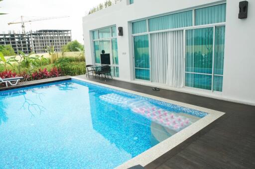 2 Storeys Village House for Sale in Jomtien