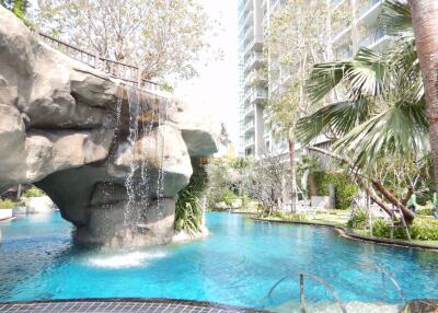2 Bedrooms Condo in The Riviera Wong Amat Beach Wongamat C009866