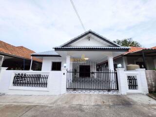 2 Bedrooms Villa / Single House in Rattanakorn 7 East Pattaya H011072