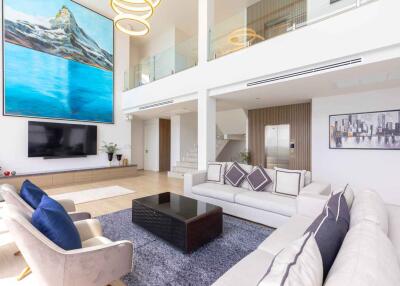 Stunning 6 Bedroom Villa for Sale in Layan Beach