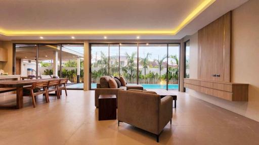 Luxurious Villa for Sale in Land and House, Chalong