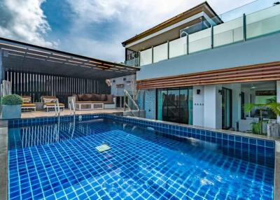 Foreign Freehold 2 Bedroom Condo with Plunge Pool in Surin Sabai