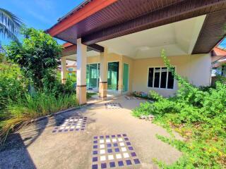 4 Bedrooms Repossessed in Piam Mongkhon Village Huay Yai REP011005