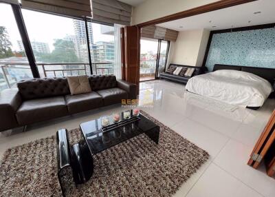 3 Bedrooms Condo in Baan Haad U Thong Pratumnak C011019
