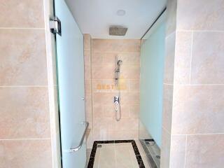 2 Bedrooms Condo in Espana Jomtien C011013