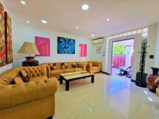 3 Bedrooms Villa / Single House in Chateau Dale Residence Siam Country Club H010986