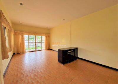 2 Bedrooms Villa / Single House in Tropical Village East Pattaya H010991