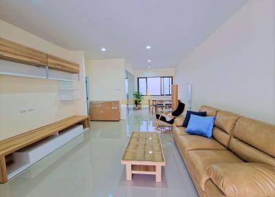3 Bedrooms Townhouse in The Delight Cozy East Pattaya H010976