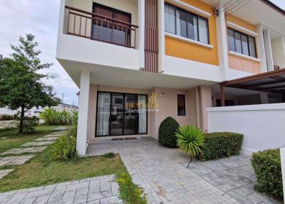 3 Bedrooms Townhouse in The Delight Cozy East Pattaya H010974