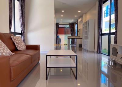 3 Bedrooms Villa / Single House in Villa Asiatic East Pattaya H009920