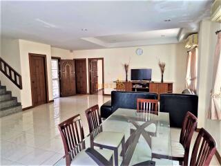 3 Bedrooms Villa / Single House in Green Field Villa 2 East Pattaya H010389