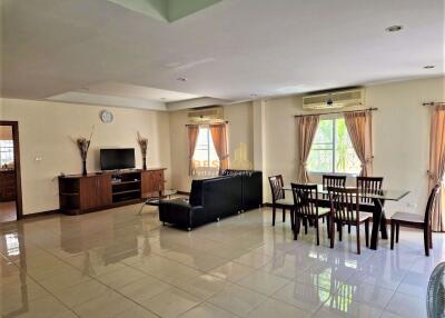 3 Bedrooms Villa / Single House in Green Field Villa 2 East Pattaya H010389