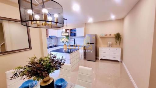 2 Bedrooms Townhouse Pattaya H010945