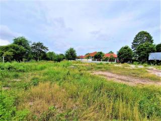 Land available in Bang Lamung L010924