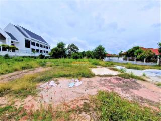 Land available in Bang Lamung L010924