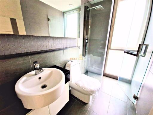 3 Bedrooms Condo in Apus Condominium Central Pattaya C010190