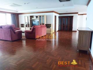 4 Bedrooms Condo in Royal Cliff Pratumnak CR0004