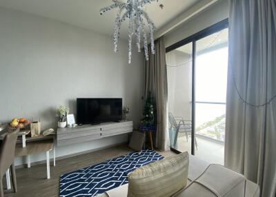 BeachFront Aeras Condo for Sale in Jomtien