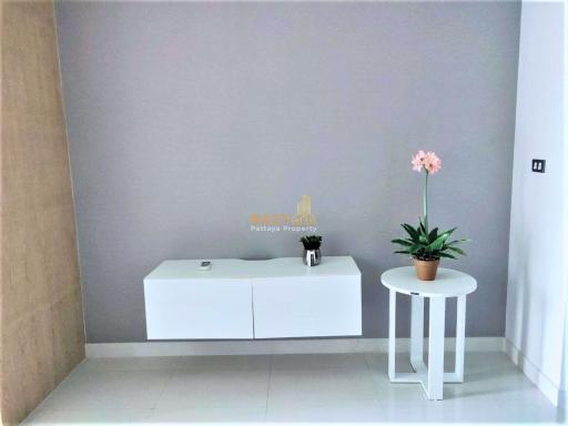 Studio Condo in Beachfront Jomtien Residence Na Jomtien C010273