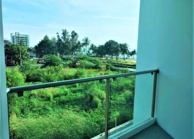 Studio Condo in Beachfront Jomtien Residence Na Jomtien C010273