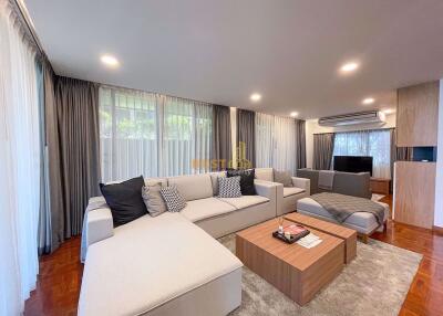 3 Bedrooms Condo in Garden Cliff Condominium 1 Wongamat C009665