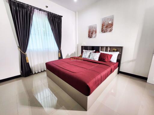 3 Bedrooms Villa / Single House East Pattaya H010814
