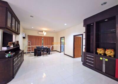 3 Bedrooms Villa / Single House in SP Village 2 East Pattaya H010906