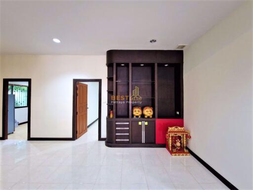 3 Bedrooms Villa / Single House in SP Village 2 East Pattaya H010906