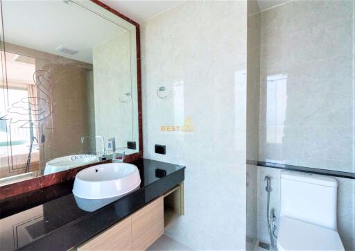 2 Bedrooms Condo in The Riviera Ocean Drive Jomtien C010898