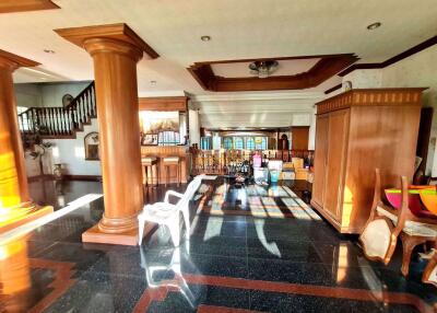 4 Bedrooms Villa / Single House Bang Lamung H010895