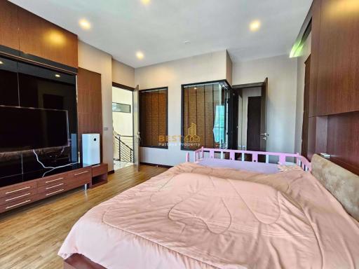 3 Bedrooms Villa / Single House Siracha H010894