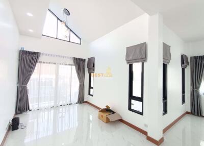 3 Bedrooms Villa / Single House in The Grace 88 Village Nong Pla Lai H010836