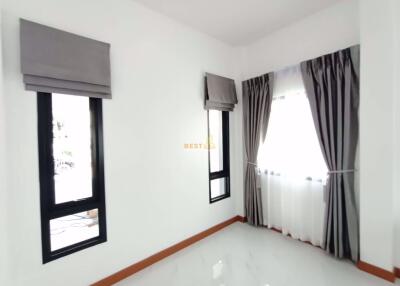 3 Bedrooms Villa / Single House in The Grace 88 Village Nong Pla Lai H010836