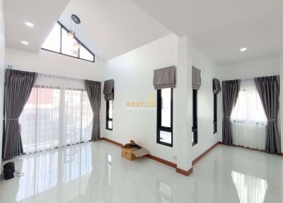 3 Bedrooms Villa / Single House in The Grace 88 Village Nong Pla Lai H010836