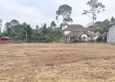 Land available in Baan Ampur L010474