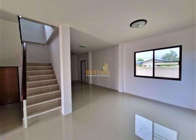 3 Bedrooms Villa / Single House Huay Yai H010832