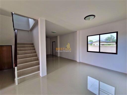 3 Bedrooms Villa / Single House Huay Yai H010832