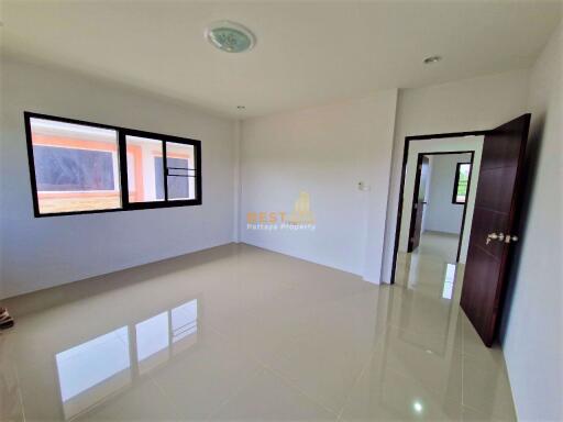 3 Bedrooms Villa / Single House Huay Yai H010832