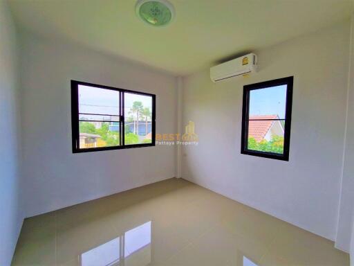 3 Bedrooms Villa / Single House Huay Yai H010832