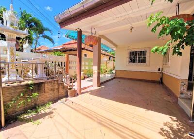 4 Bedrooms Villa / Single House in Pattaya Greenville East Pattaya H010807