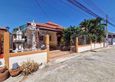 4 Bedrooms Villa / Single House in Pattaya Greenville East Pattaya H010807