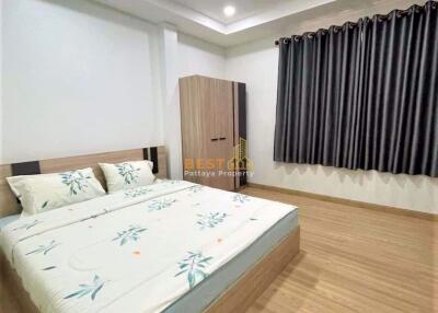 2 Bedrooms Townhouse Pattaya H010421