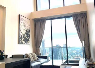 2 bed Duplex in BEATNIQ Sukhumvit 32 Khlongtan Sub District D017801