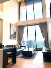 2 bed Duplex in BEATNIQ Sukhumvit 32 Khlongtan Sub District D017801